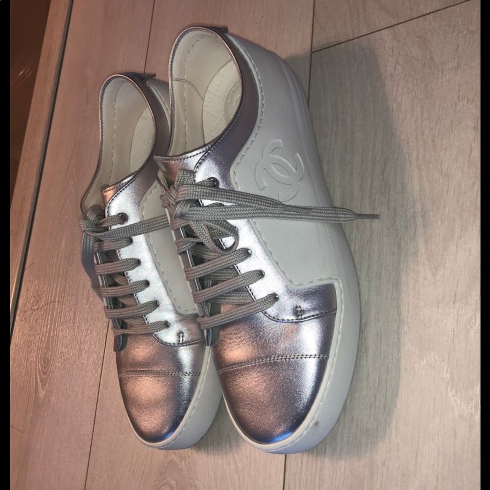 Chanel white/silver leather tennis shoes